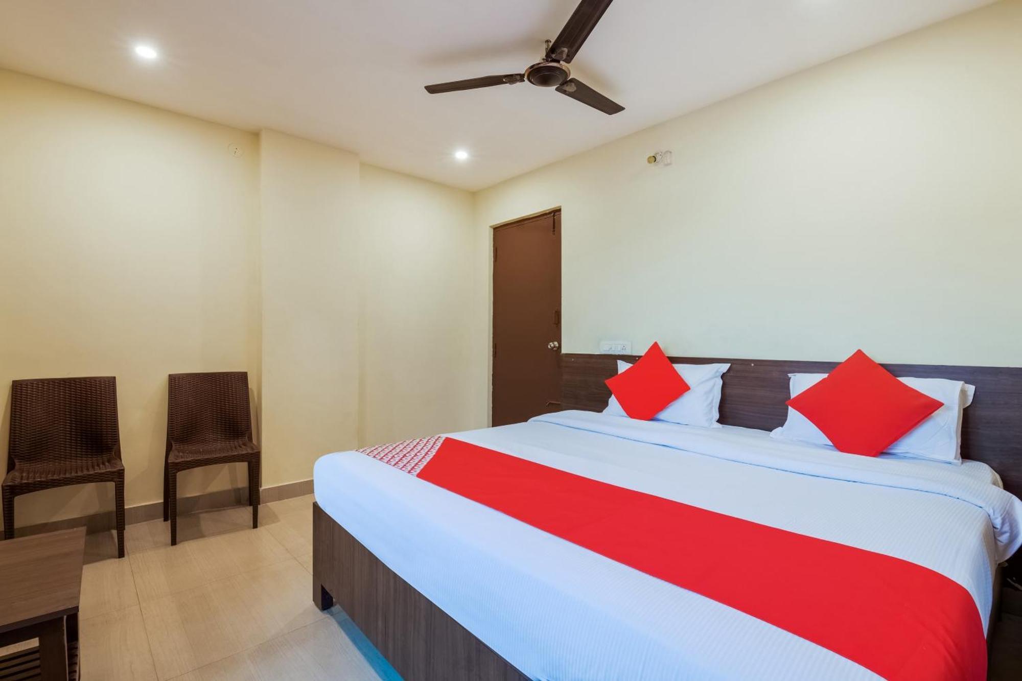 Hotel O Anu Grand Visákhapatnam Kültér fotó