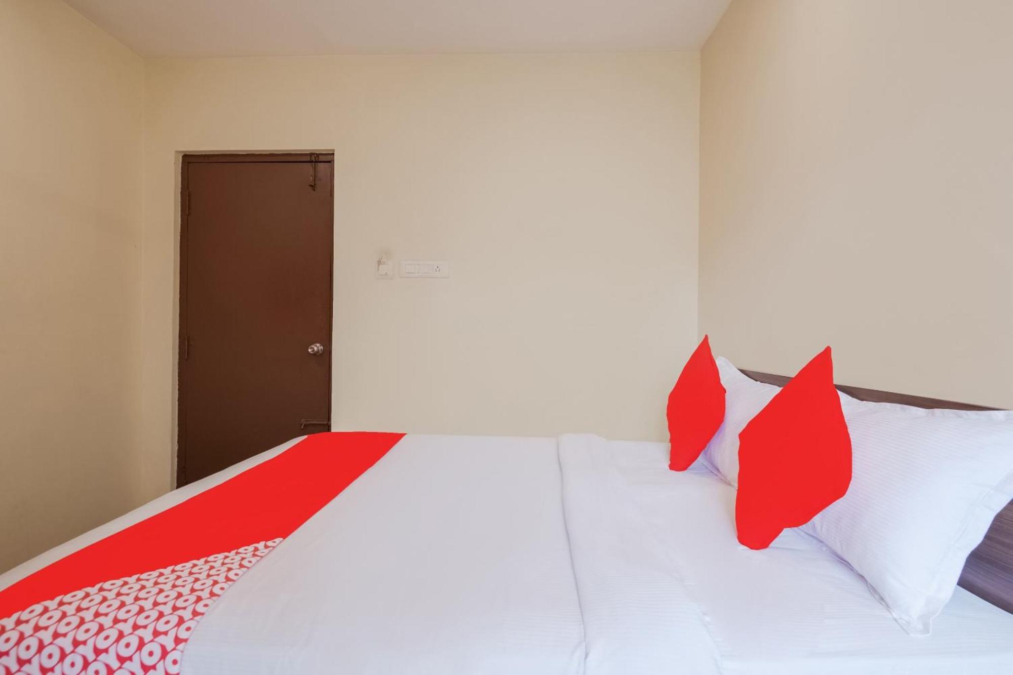 Hotel O Anu Grand Visákhapatnam Kültér fotó