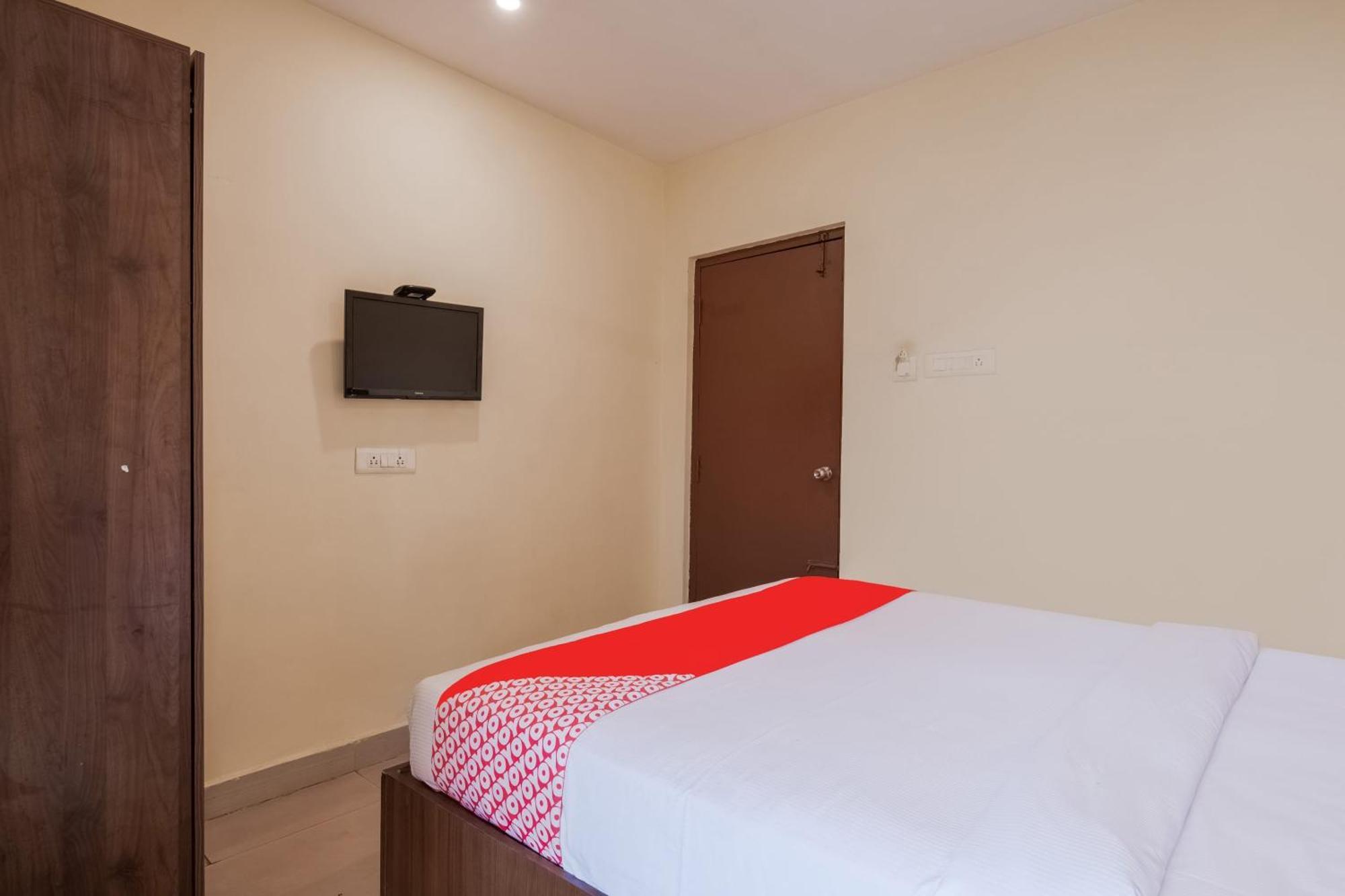 Hotel O Anu Grand Visákhapatnam Kültér fotó
