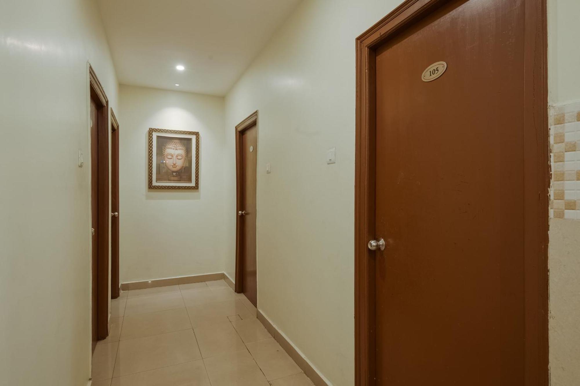 Hotel O Anu Grand Visákhapatnam Kültér fotó