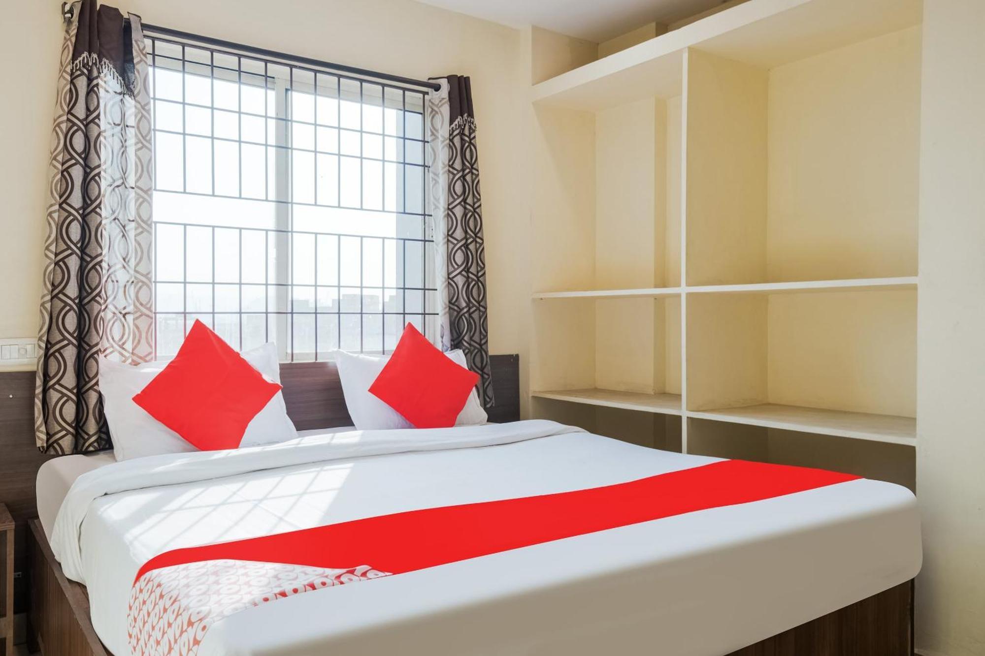 Hotel O Anu Grand Visákhapatnam Kültér fotó
