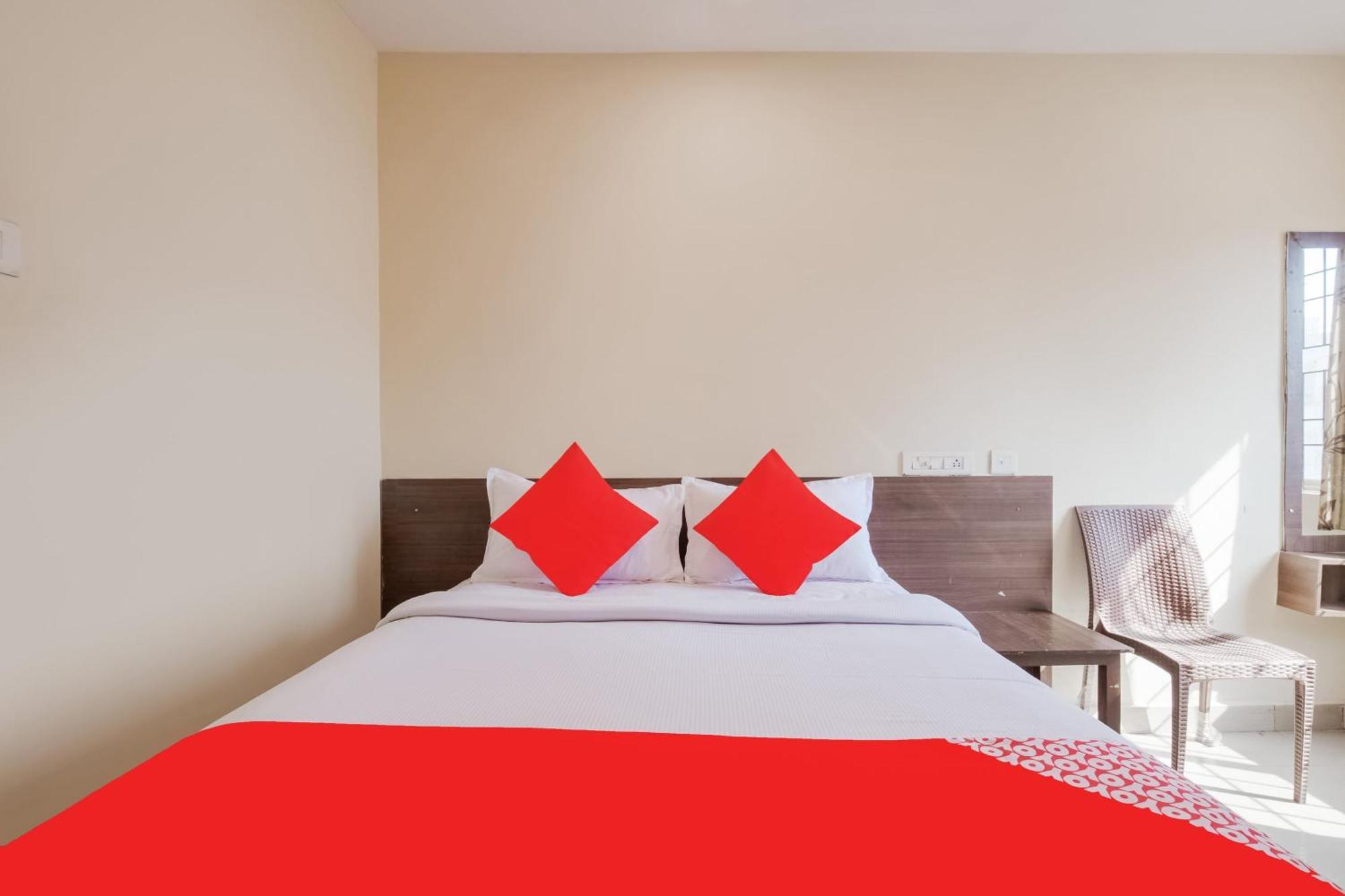 Hotel O Anu Grand Visákhapatnam Kültér fotó